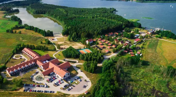 Najpiękniejsze mazurskie jeziora w pobliżu Mikołajek — co warto zobaczyć