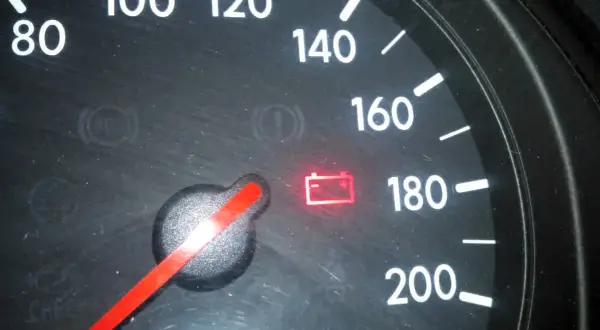 Objawy awarii alternatora w Seicento – jak je rozpoznać i naprawić