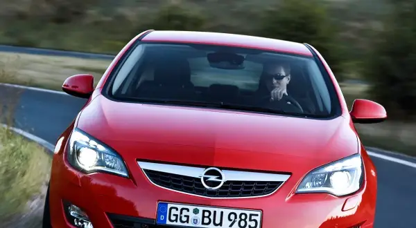 Opel Astra J jaki silnik wybrać, aby uniknąć kosztownych napraw?