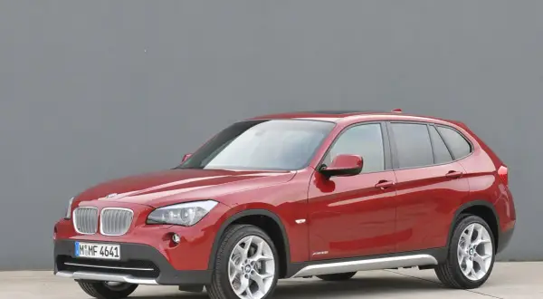 BMW X1 E84 - szczegółowe informacje, specyfikacje i porównania