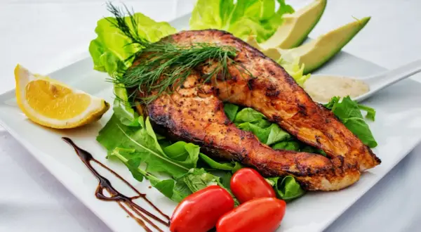 Gdzie zjeść w Stawach Milickich? Najlepsze restauracje z rybami