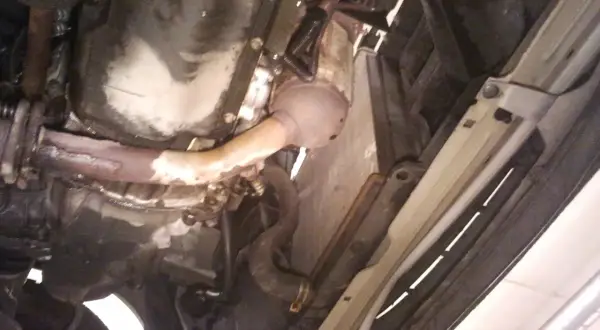 Gdzie jest czujnik wentylatora Peugeot 206? Lokalizacja i wymiana