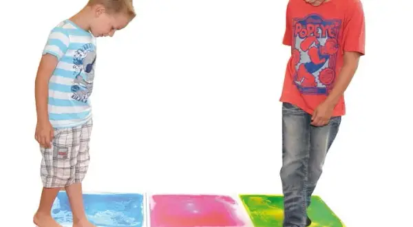Płytki sensoryczne: Jak wspierają rozwój dzieci i sensoryczną zabawę