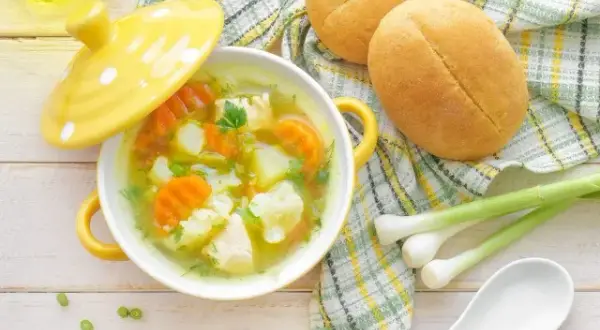 Zupa kalafiorowa jak u babci: sekretny przepis na idealny smak