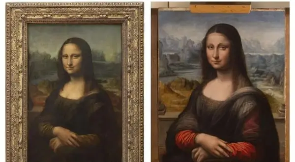 Dwie wersje Mona Lisy: jedna w złotej ramie, druga bez, przypominająca tę z Prado.