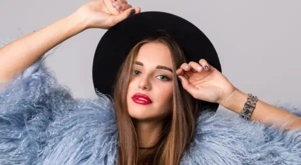 Na czym polega praca modelki? Wymagania i wyzwania w zawodzie