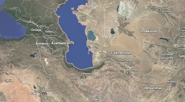Widok satelitarny państw nad Morzem Kaspijskim, z zaznaczonym Baku. Widoczne Gruzja, Armenia, Azerbejdżan, Iran, Turkmenistan, Uzbekistan i Afganistan.