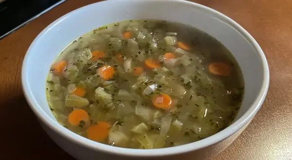 Soupe aux choux traditionnelle : recette facile et authentique