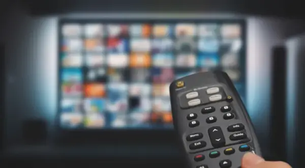 Jak podłączyć internet mobilny do telewizora i cieszyć się swobodą oglądania