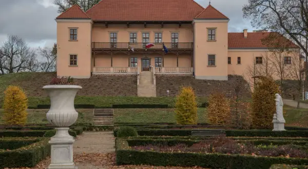 Odkryj Świętokrzyskie: Atrakcje, legendy i Twój plan podróży!