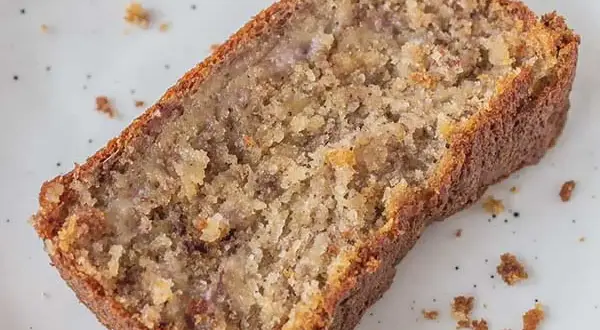 Wilgotne ciasto bananowe, idealne na podwieczorek. Ten przepis na ciasto bananowe jest prosty i szybki.