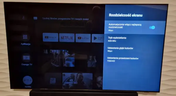 Ustawienia ekranu dekodera 4k multi: rozdzielczość, tryb wyświetlania 4K2K-50Hz, głębia i przestrzeń kolorów.