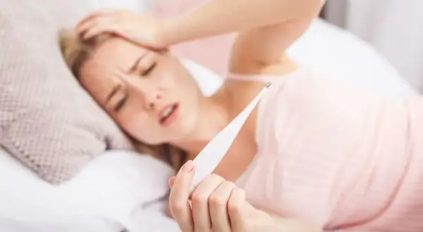 Gorączka u dziecka: kiedy bezpiecznie łączyć ibuprofen i paracetamol?