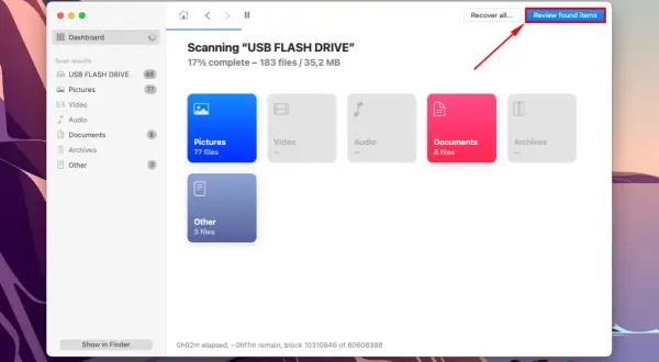 Mac nie widzi pendrive. Skanowanie "USB FLASH DRIVE" trwa, znaleziono 183 pliki. Kliknij "Review found items", by zobaczyć, co odzyskano.