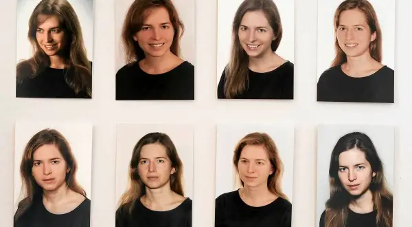 Osiem zdjęć tej samej kobiety w czarnej bluzce, każde z innym wyrazem twarzy. Ile zdjęć do dowodu potrzebujesz?