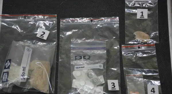 Tabletki z amfetaminą: Prawda o zagrożeniach i gdzie szukać pomocy