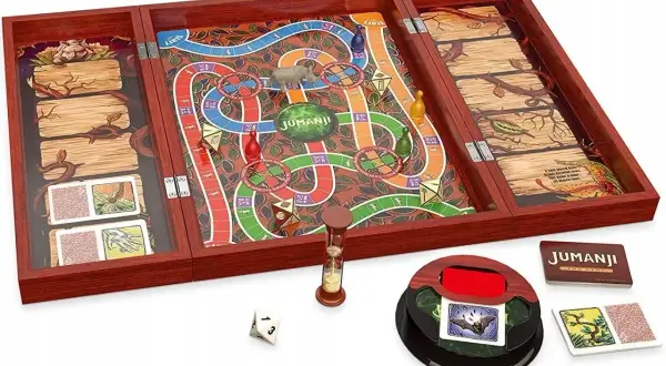 Plansza do gry Jumanji z pionkami, kostką i klepsydrą. Czy jesteś gotów na przygodę?