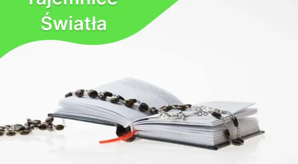 Otwarta księga z różańcem na dziś. Tajemnice Światła.