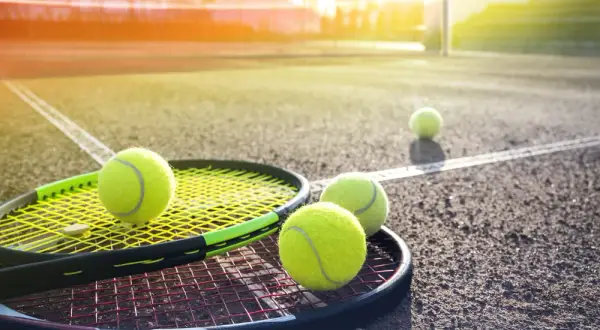 Ile setów w tenisie Roland Garros? Odkryj zasady dla mężczyzn i kobiet