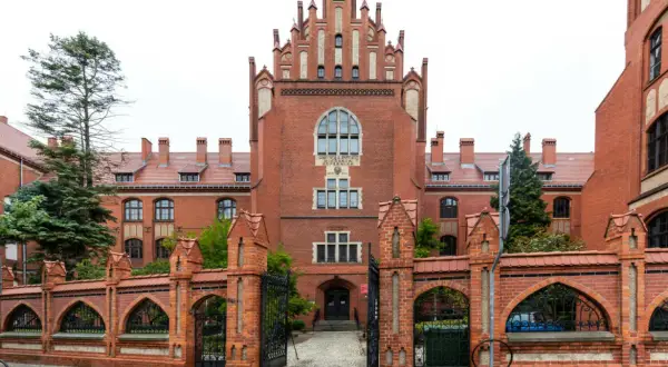 Uniwersytet Mikołaja Kopernika: Kluczowe informacje o uczelni w Toruniu