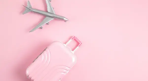 Uniknij dopłat! Walizki do samolotu: wymiary Ryanair, Wizz Air, LOT