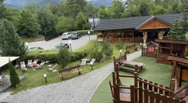 Bacówka pod Reglami: Jak zaplanować idealną wizytę w sercu Tatr?