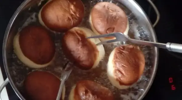 Pączki chłoną tłuszcz? Odkryj błędy i smaż idealne!