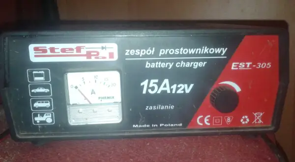 Jaki prostownik z rozruchem do ciągnika? Odpal Diesel bez problemu!