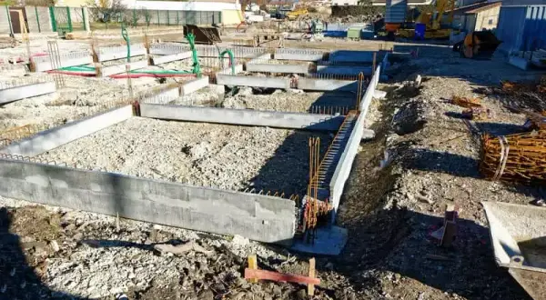 Ile kosztuje fundament pod dom? Poznaj zaskakujące ceny i czynniki wpływające na koszty