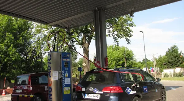 Stacje CNG: Gdzie tankować i jakie są koszty korzystania z tych stacji?