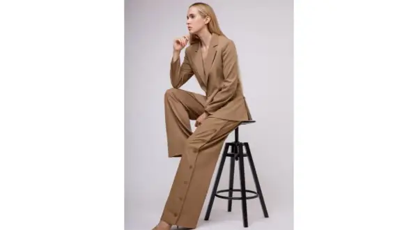 Jakie buty do szerokich spodni? Stylowe połączenia i porady