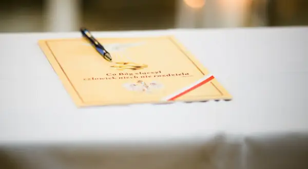 Ślub kościelny: Formalności, dokumenty. Kiedy iść do księdza?