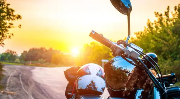 Najlepsze trasy motocyklowe w kujawsko-pomorskim: atrakcje, mapy i porady dla motocyklistów