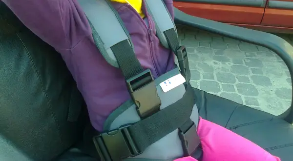 Pasy bezpieczeństwa dla dzieci – klucz do ich bezpieczeństwa w samochodzie