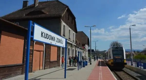 Jak dojechać pociągiem do Kudowy Zdrój - najłatwiejsze trasy i wskazówki