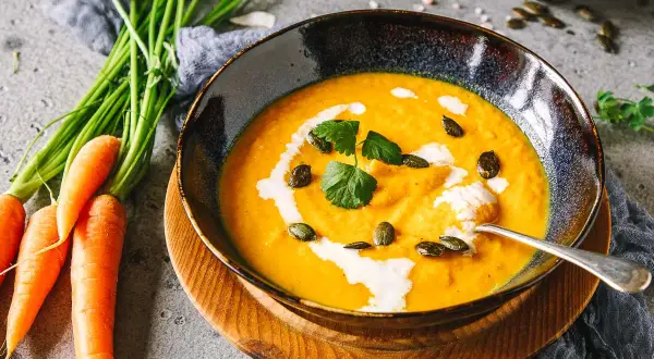 Möhren-Ingwer-Kokosmilch-Suppe: Cremig, Gesund & Einfach Rezept