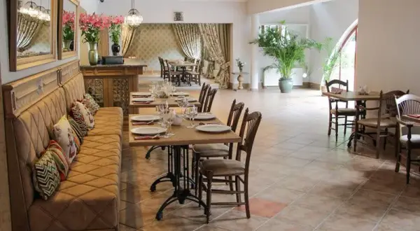 Gdzie zjeść w Srebrnej Górze? Najlepsze restauracje i dania