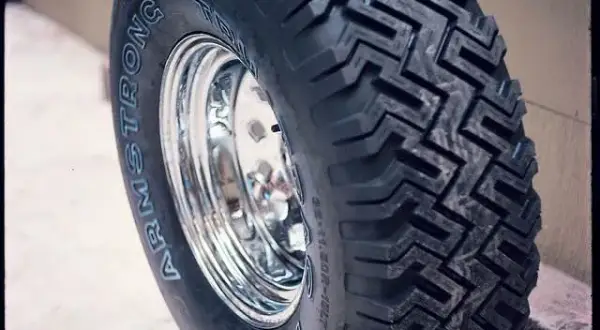 Jakie opony do Jeep Grand Cherokee WJ - wybierz najlepsze opcje