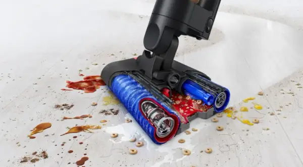 Hizero vs Dyson Submarine: Które urządzenie do mycia podłóg wybrać?