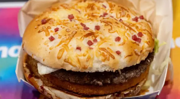 Burger Drwala: Ile kalorii? Pełna analiza i wpływ na dietę