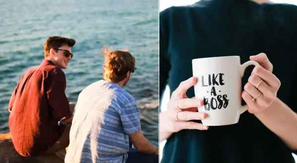 Två män vid havet, en med solglasögon, och en hand som håller en mugg med texten "LIKE A BOSS". Kanske ett tecken på otydligt ledarskap i en avslappnad miljö.