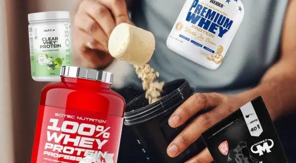 Preparazione di un frullato proteico con diverse opzioni: proteine whey, isolate e vegane.