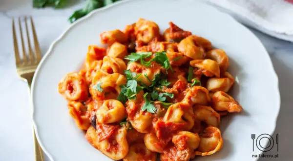 Jak podać tortellini ze szpinakiem? 20 min, mnóstwo smaku!