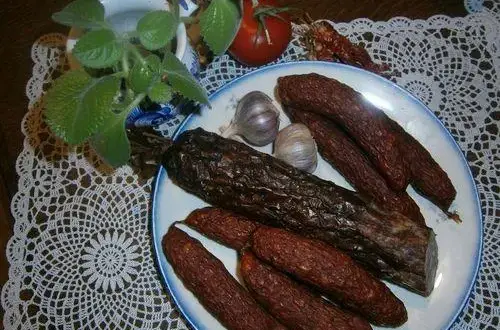 Kiełbasa z baraniny: Przepis krok po kroku na domowy smak