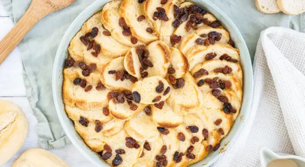Brotpudding Rezept: Einfach, saftig & lecker aus altbackenem Brot