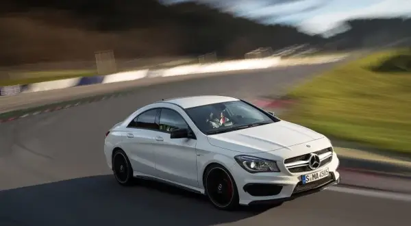 Mercedes CLA 45 AMG - wyjątkowe osiągi i luksus w kompaktowym stylu