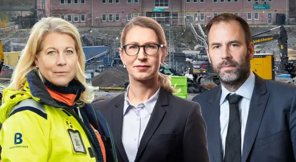 Tre personer framför en byggarbetsplats. De arbetar för att återskapa tillit i byggbranschen.