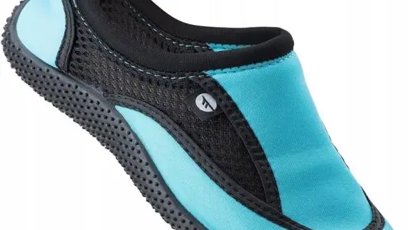 Buty do wody: Jak wybrać idealne na jeżowce, plażę i morsowanie?
