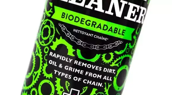 Motul Chain Clean - skuteczne czyszczenie łańcucha bez uszkodzeń
