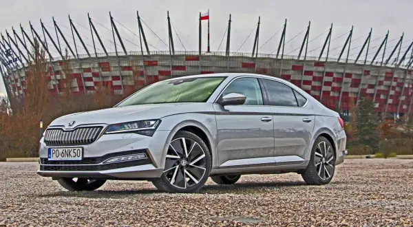 Skoda Superb jaki silnik wybrać, aby uniknąć wysokich kosztów?